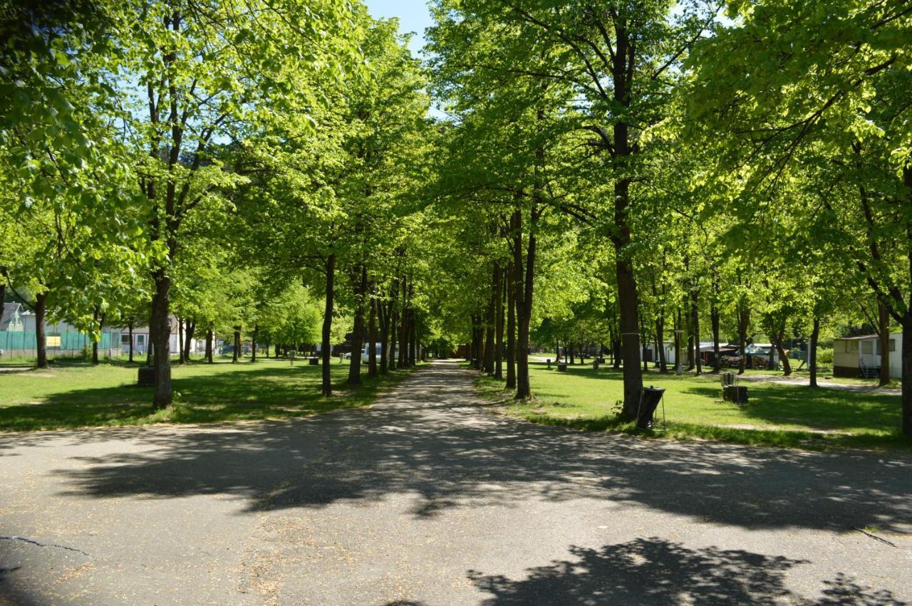 Mobilheim Kemp Rožnov pod Radhoštěm Extérieur photo